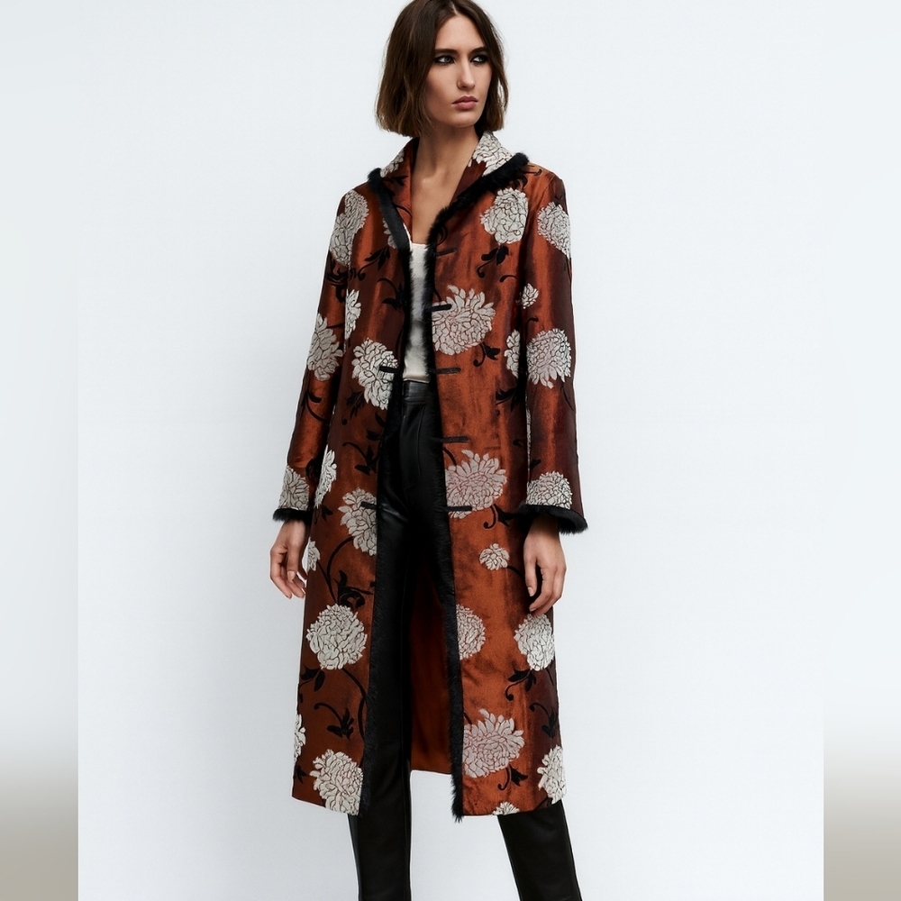 GRACE CHUANG New York Floral Brocade Longline Jacket with Faux Fur Trim.Bronze.M